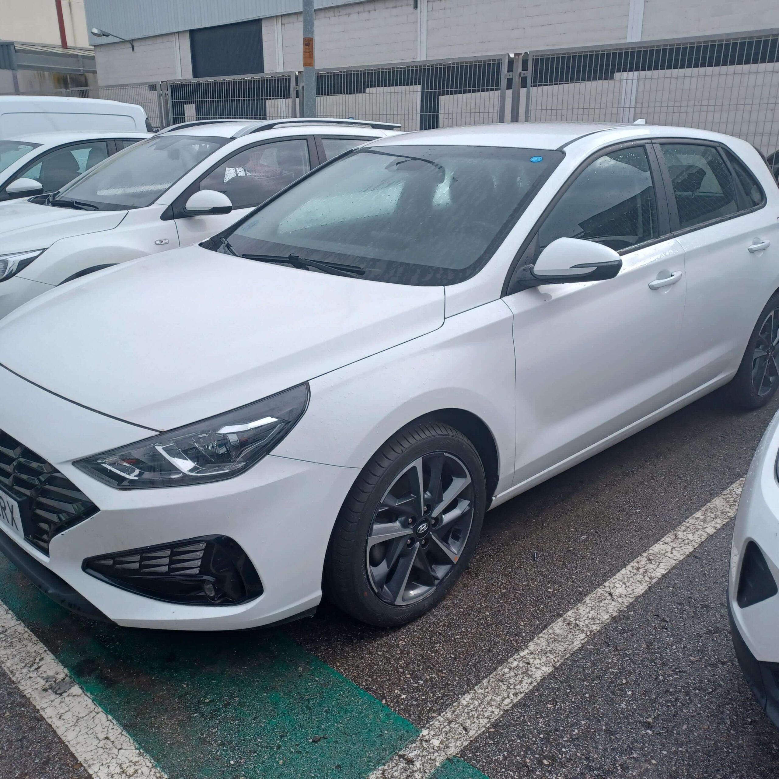 HYUNDAI I30 1.5 DPI KLASS SLX (110CV) BERLINA CON PORTÓN MANUAL