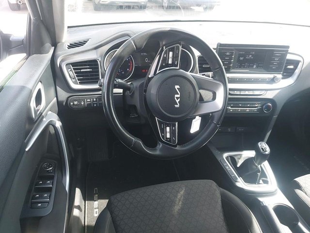 KIA CEED 1.5 T-GDI 120CV DRIVE MANUAL