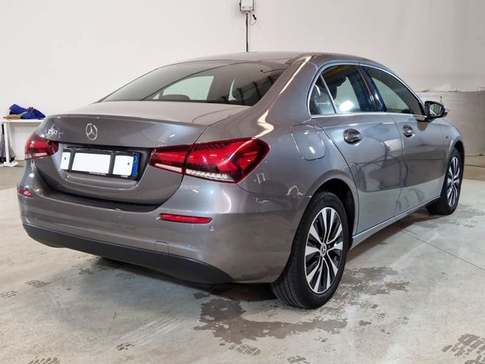 MERCEDES-BENZ CLASE A MERCEDES SEDAN A 250 E AUTOMÁTICO