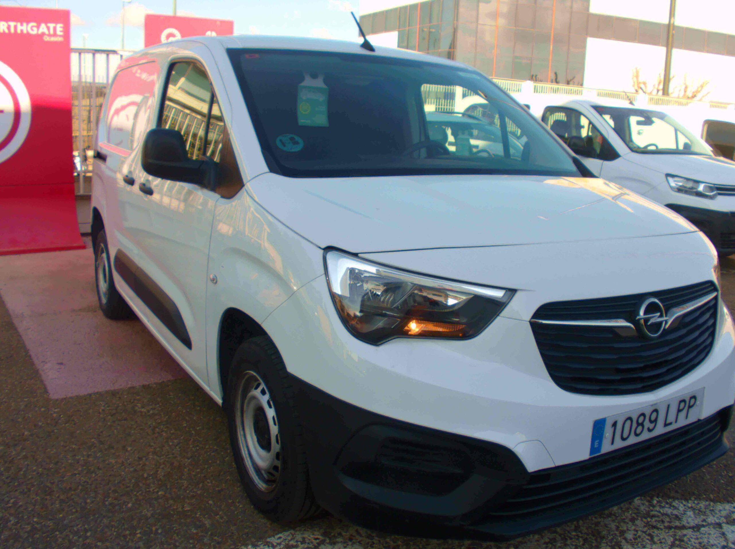 Vehículo OPEL COMBO 1.5 TD 75KW EXPRESS 650KG SWB (102CV) FURGÓN DERIVADO DE TURISMO
