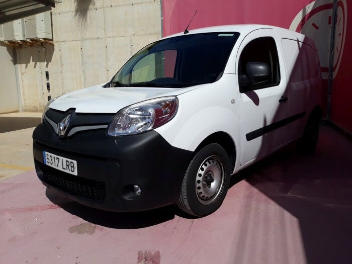 Vehículo RENAULT KANGOO EXPRESS 1.5 BLUE DCI 70KW PROFESIONAL (95CV) FURGÓN DERIVADO DE TURISMO