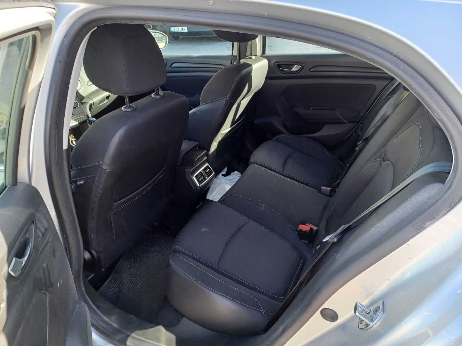 RENAULT MEGANE 1.3 TCE BUSINESS 85KW (115CV) BERLINA CON PORTÓN MANUAL