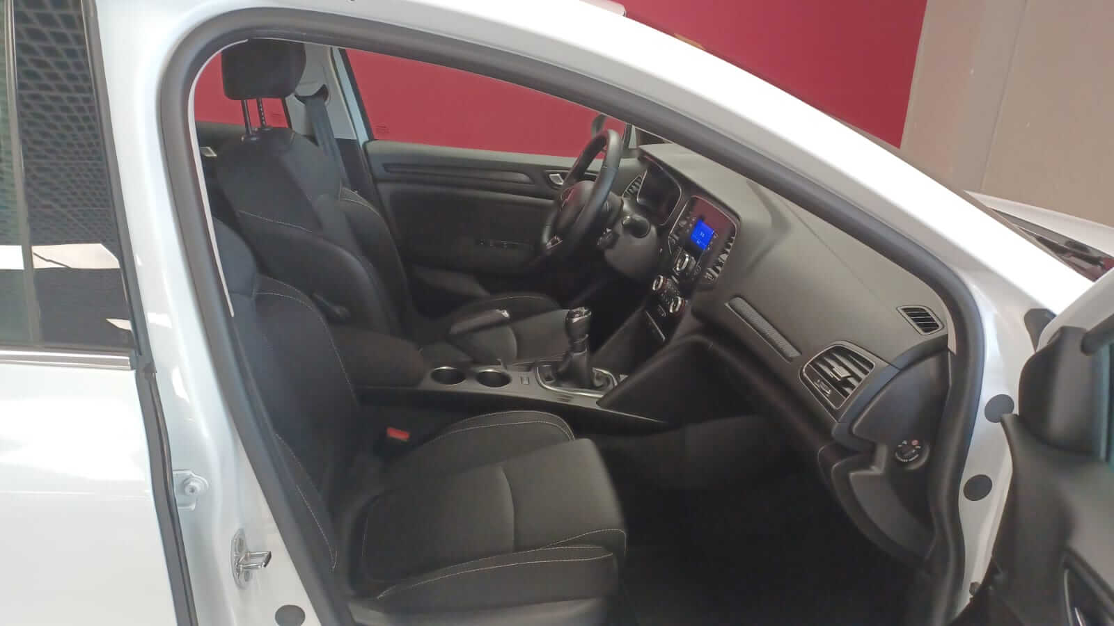 SUSCRIPCIÓNRENAULT MEGANE IMAGEN 9