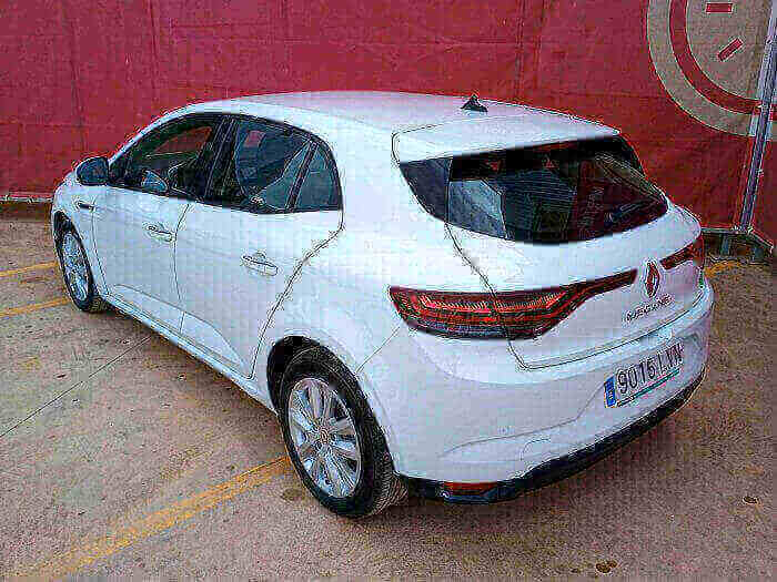 RENAULT MEGANE 1.5 BLUE DCI BUSINESS 85KW (115CV) BERLINA CON PORTÓN MANUAL