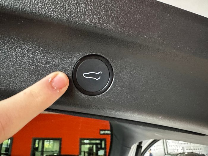 SUSCRIPCIÓNTESLA MODEL Y IMAGEN 8