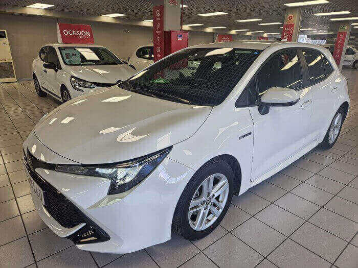 Vehículo TOYOTA COROLLA 1.8 HYBRID BUSINESS PLUS E-CVT (122CV) BERLINA CON PORTÓN