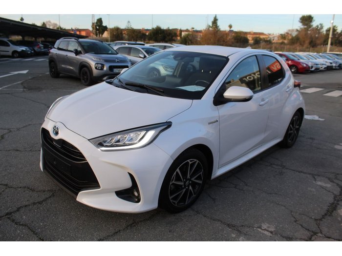 Vehículo TOYOTA YARIS 1.5 120H STYLE Vehículo TOYOTA YARIS 1.5 120H STYLE