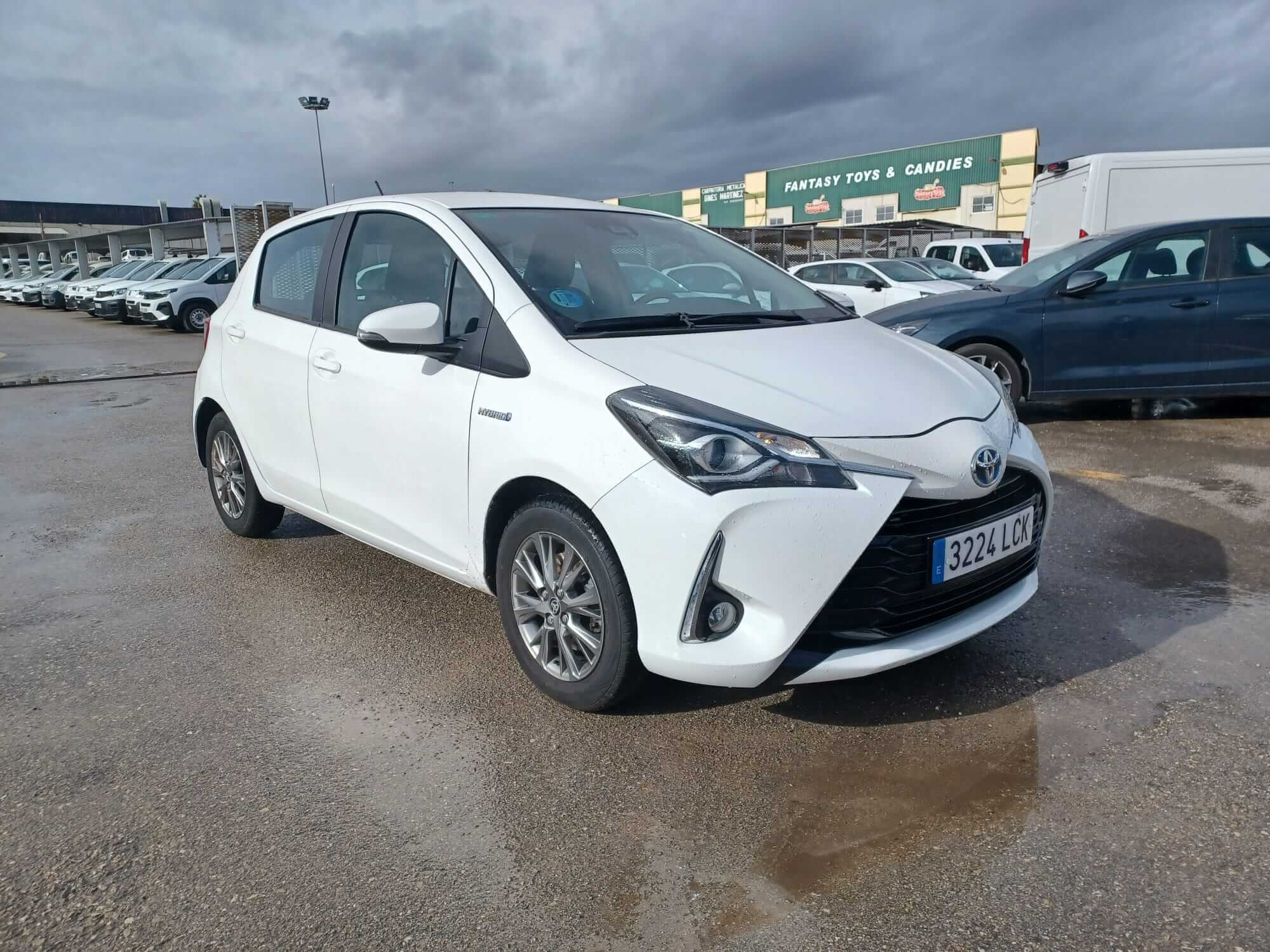 TOYOTA YARIS 1.5 VVT-I HYBRID ACTIVE AUTO (100CV) MANUAL