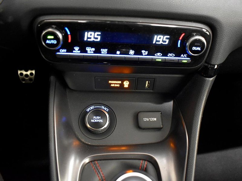 SUSCRIPCIÓNTOYOTA YARIS IMAGEN 9